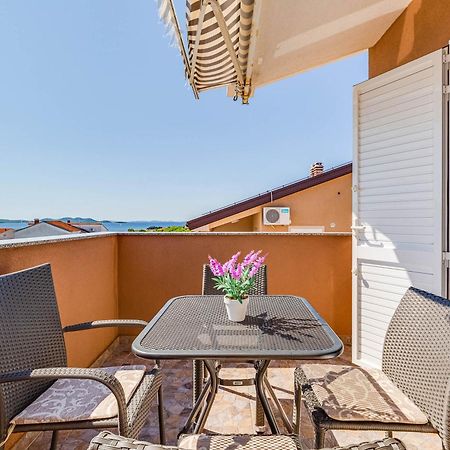 Apartmani Pocrnic Pakoštane Exterior foto
