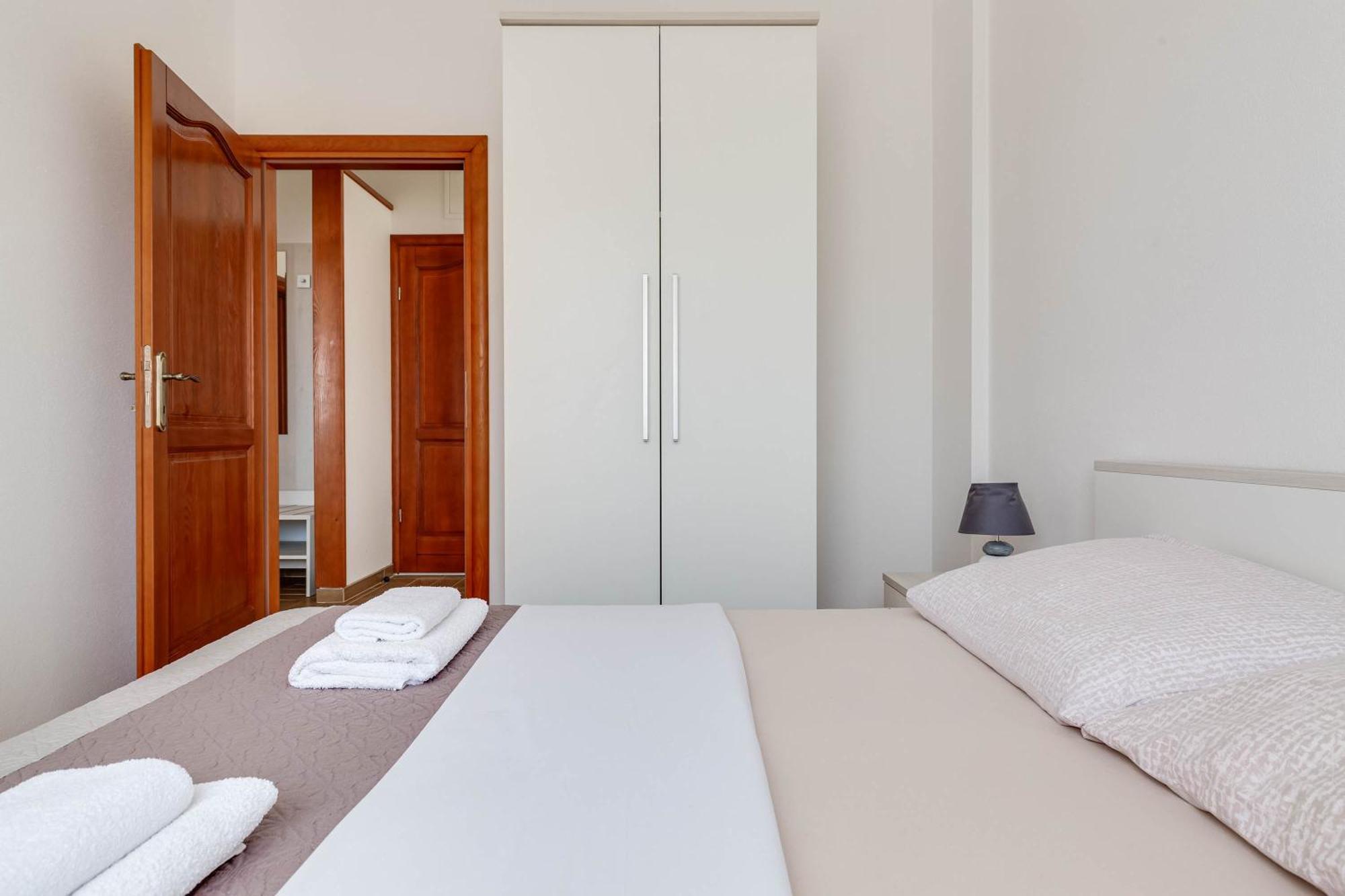Apartmani Pocrnic Pakoštane Exterior foto