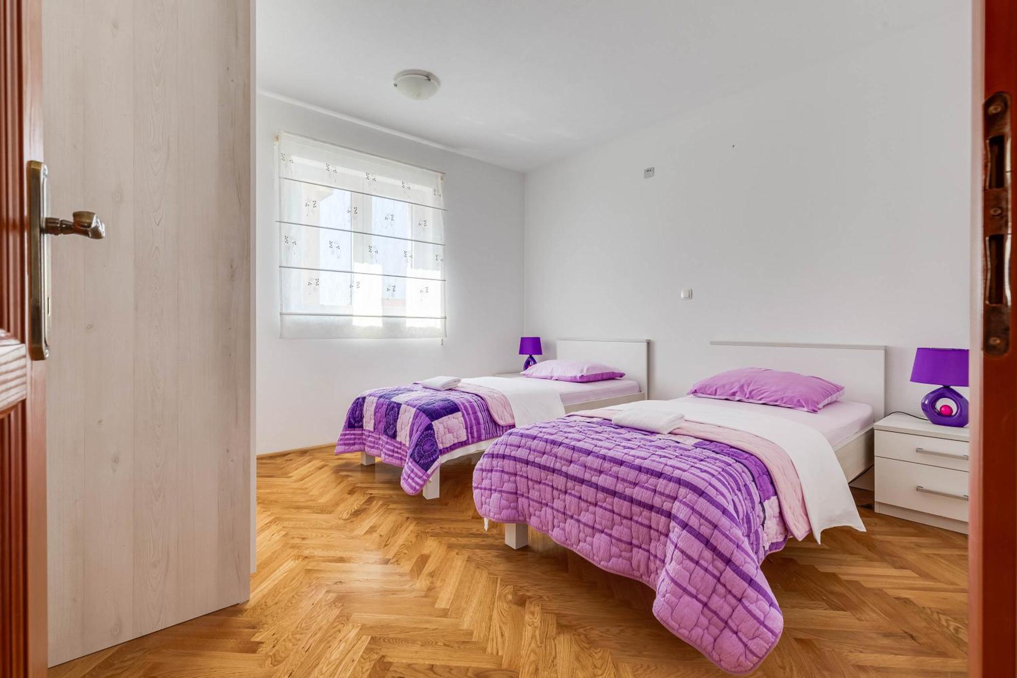 Apartmani Pocrnic Pakoštane Exterior foto