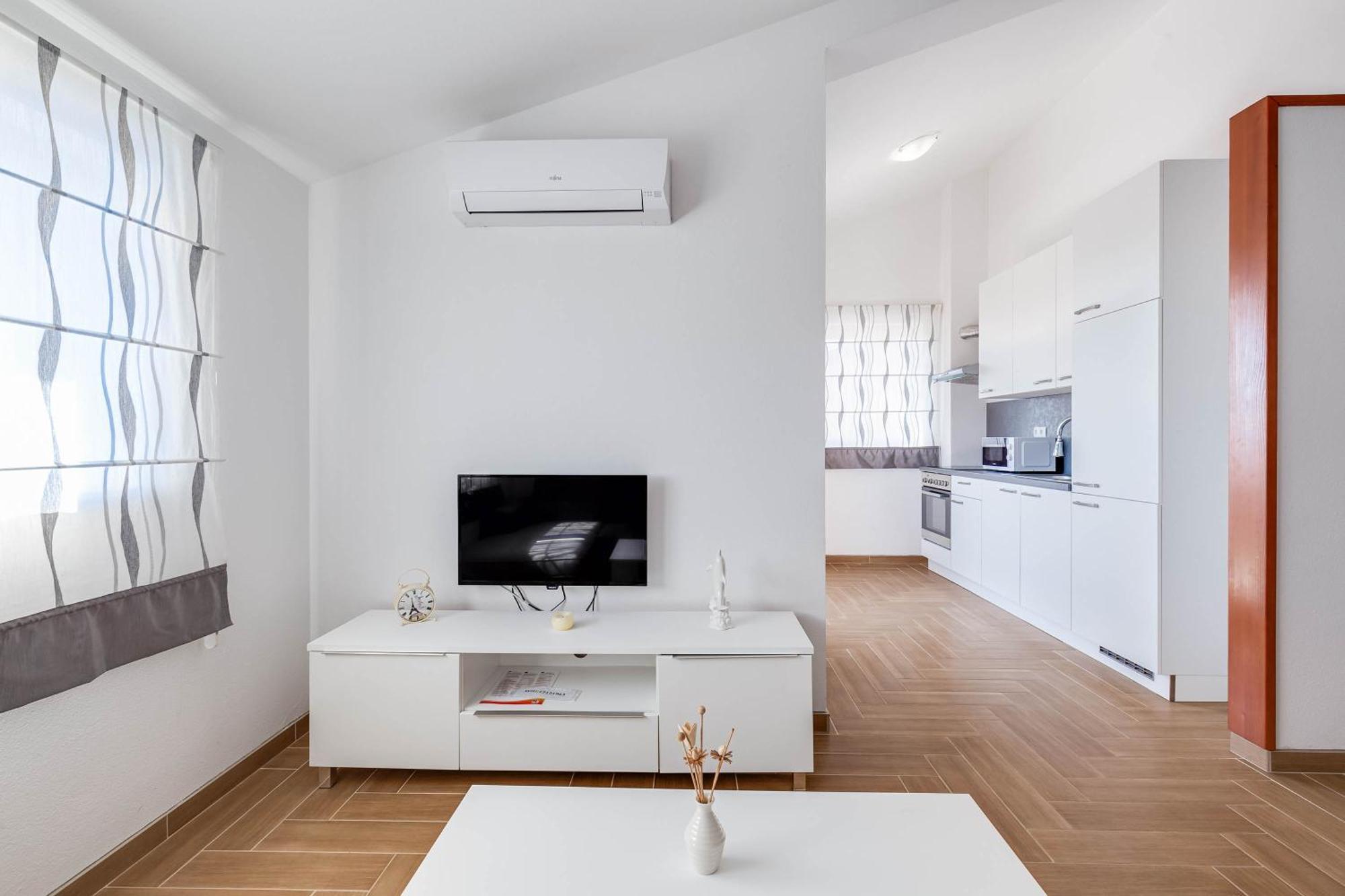 Apartmani Pocrnic Pakoštane Exterior foto