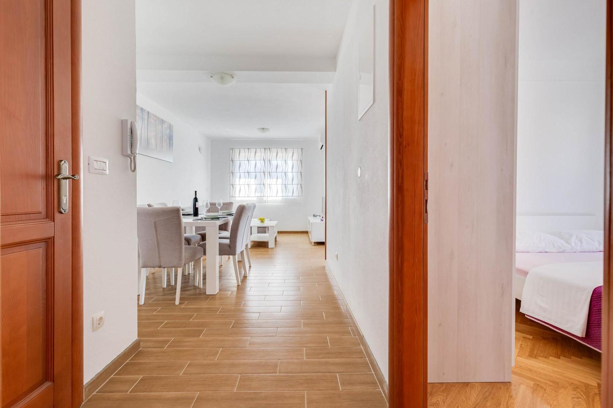 Apartmani Pocrnic Pakoštane Exterior foto
